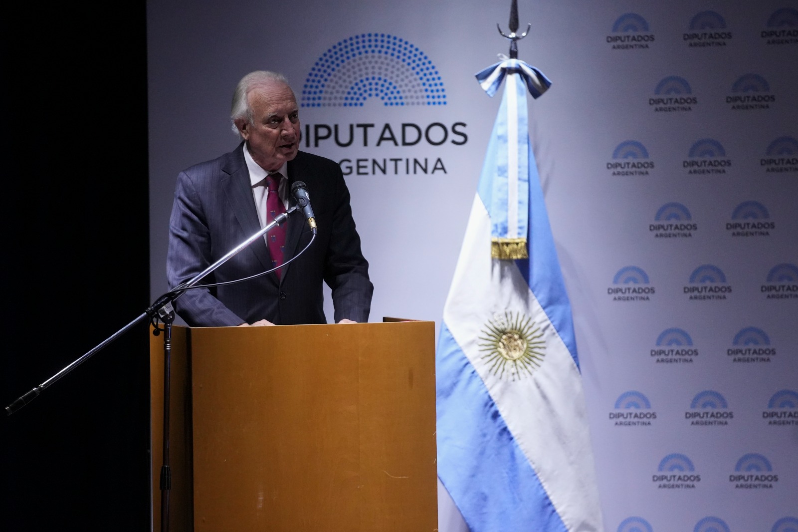 DIPLOMACIA PRESENTÓ CONFERENCIA DE TERUKO YAHATA: “RECUERDOS DE UNA NIÑA SOBREVIVIENTE DE LA BOMBA ATÓMICA” DIPLOMACIA PRESENTÓ CONFERENCIA DE TERUKO YAHATA: “RECUERDOS DE UNA NIÑA SOBREVIVIENTE DE LA BOMBA ATÓMICA”