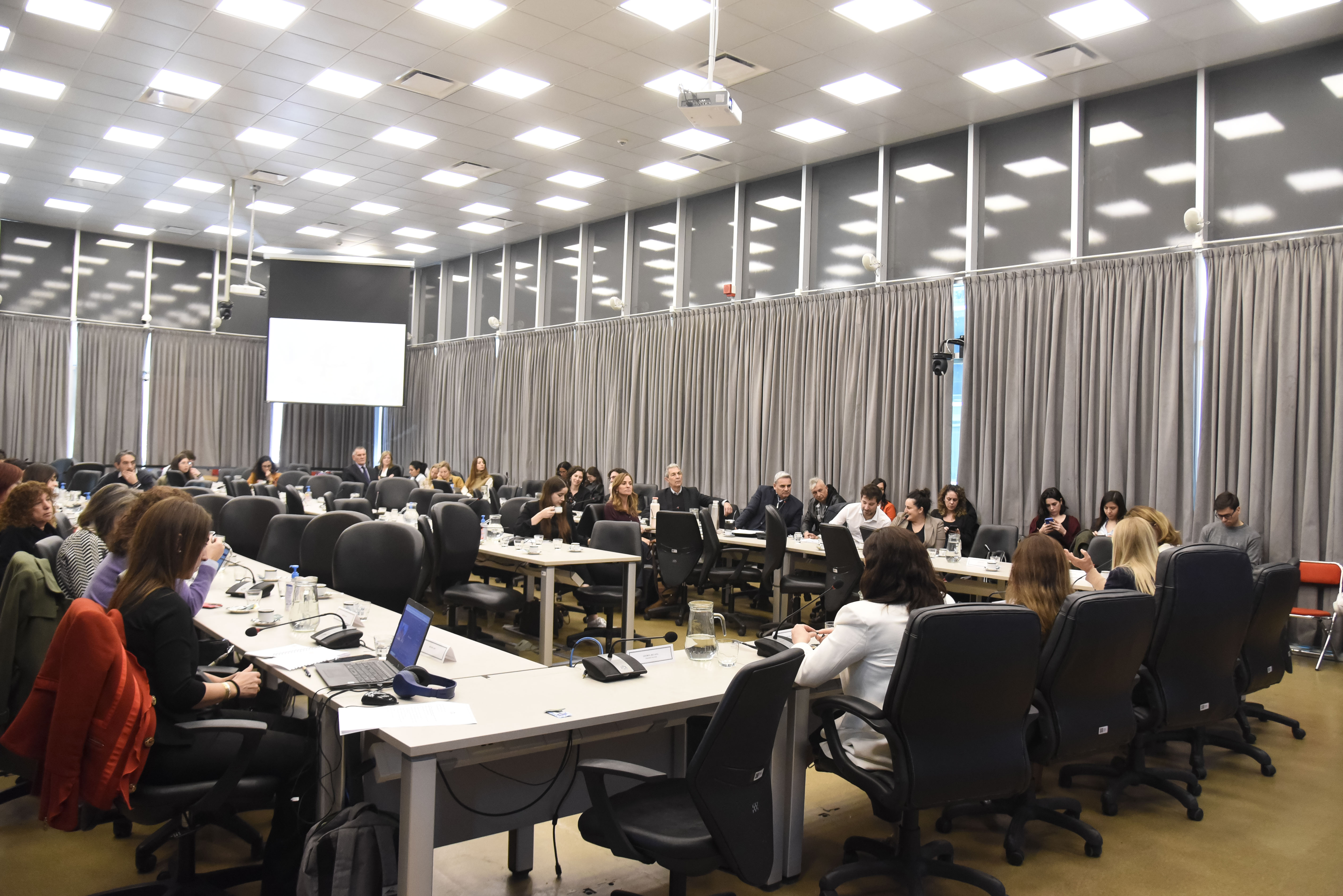 SE REALIZÓ EN DIPUTADOS UNA JORNADA SOBRE LUDOPATÍA EN LA NIÑEZ Y LA ADOLESCENCIA