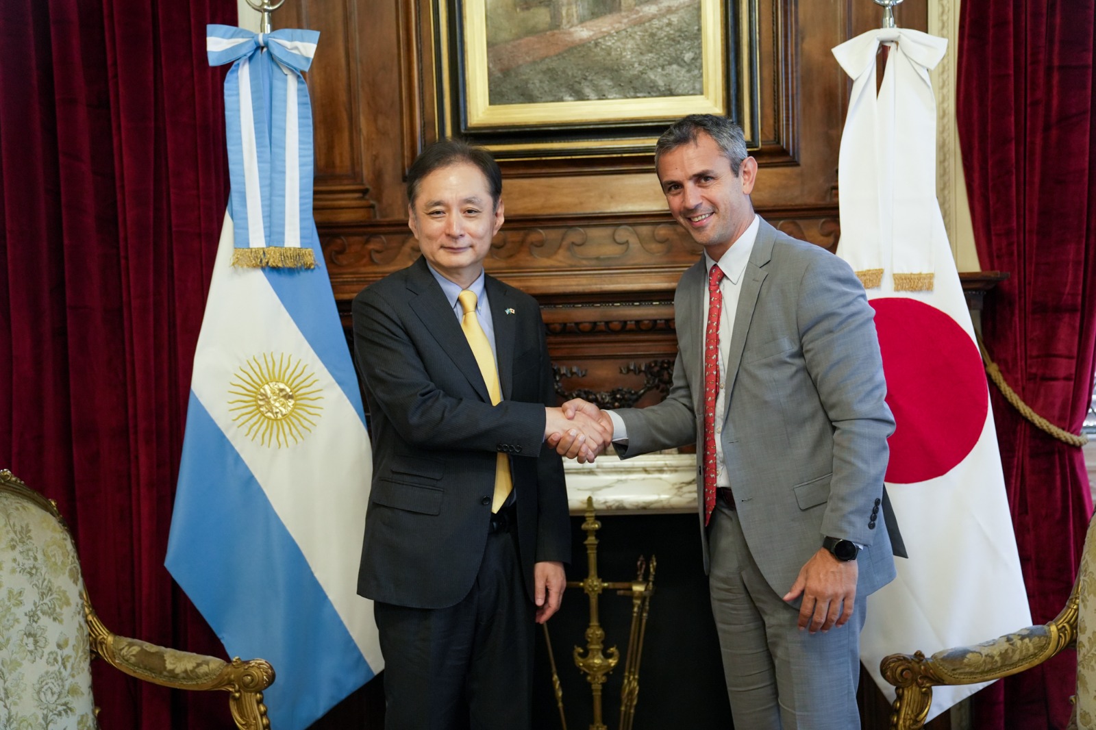 MENEM RECIBIÓ AL EMBAJADOR DEL JAPÓN EN ARGENTINA PARA AFIANZAR VÍNCULOS BILATERALES MENEM RECIBIÓ AL EMBAJADOR DEL JAPÓN EN ARGENTINA PARA AFIANZAR VÍNCULOS BILATERALES