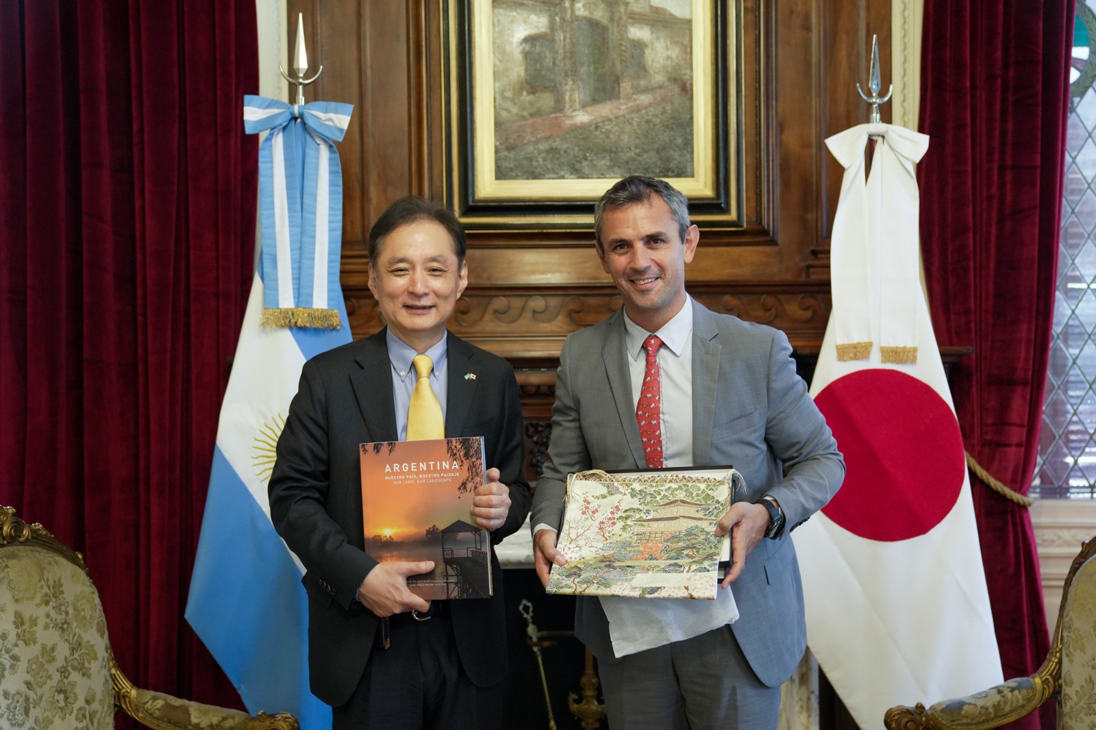 MENEM RECIBIÓ AL EMBAJADOR DEL JAPÓN EN ARGENTINA PARA AFIANZAR VÍNCULOS BILATERALES MENEM RECIBIÓ AL EMBAJADOR DEL JAPÓN EN ARGENTINA PARA AFIANZAR VÍNCULOS BILATERALES