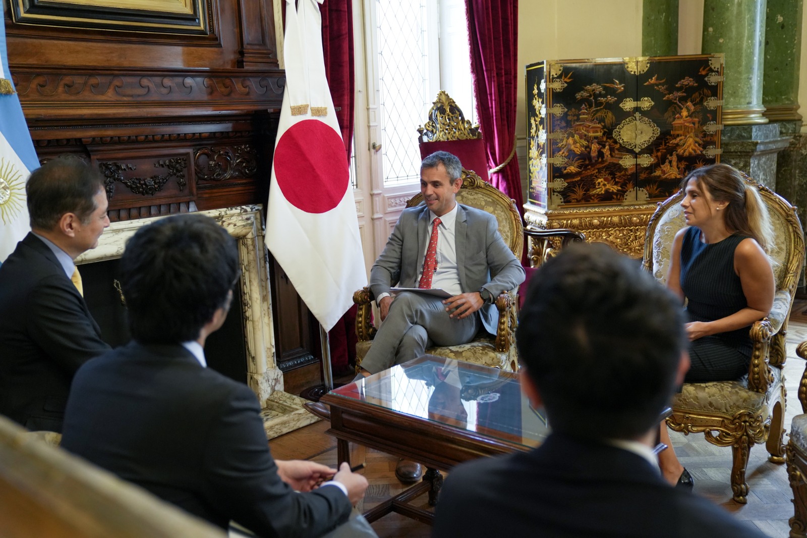 MENEM RECIBIÓ AL EMBAJADOR DEL JAPÓN EN ARGENTINA PARA AFIANZAR VÍNCULOS BILATERALES MENEM RECIBIÓ AL EMBAJADOR DEL JAPÓN EN ARGENTINA PARA AFIANZAR VÍNCULOS BILATERALES