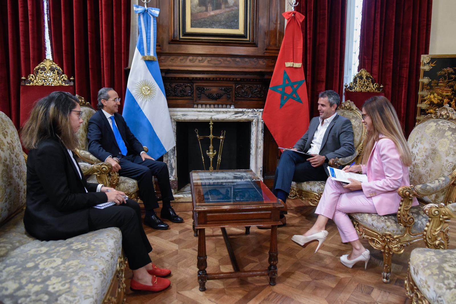 MENEM RECIBIÓ AL EMBAJADOR DE MARRUECOS PARA FORTALECER LOS VÍNCULOS PARLAMENTARIOS