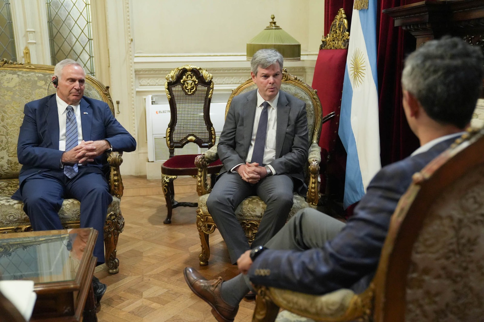 MARTÍN MENEM RECIBIÓ LA VISITA DE FUNCIONARIOS DE EE.UU MARTÍN MENEM RECIBIÓ LA VISITA DE FUNCIONARIOS DE EE.UU
