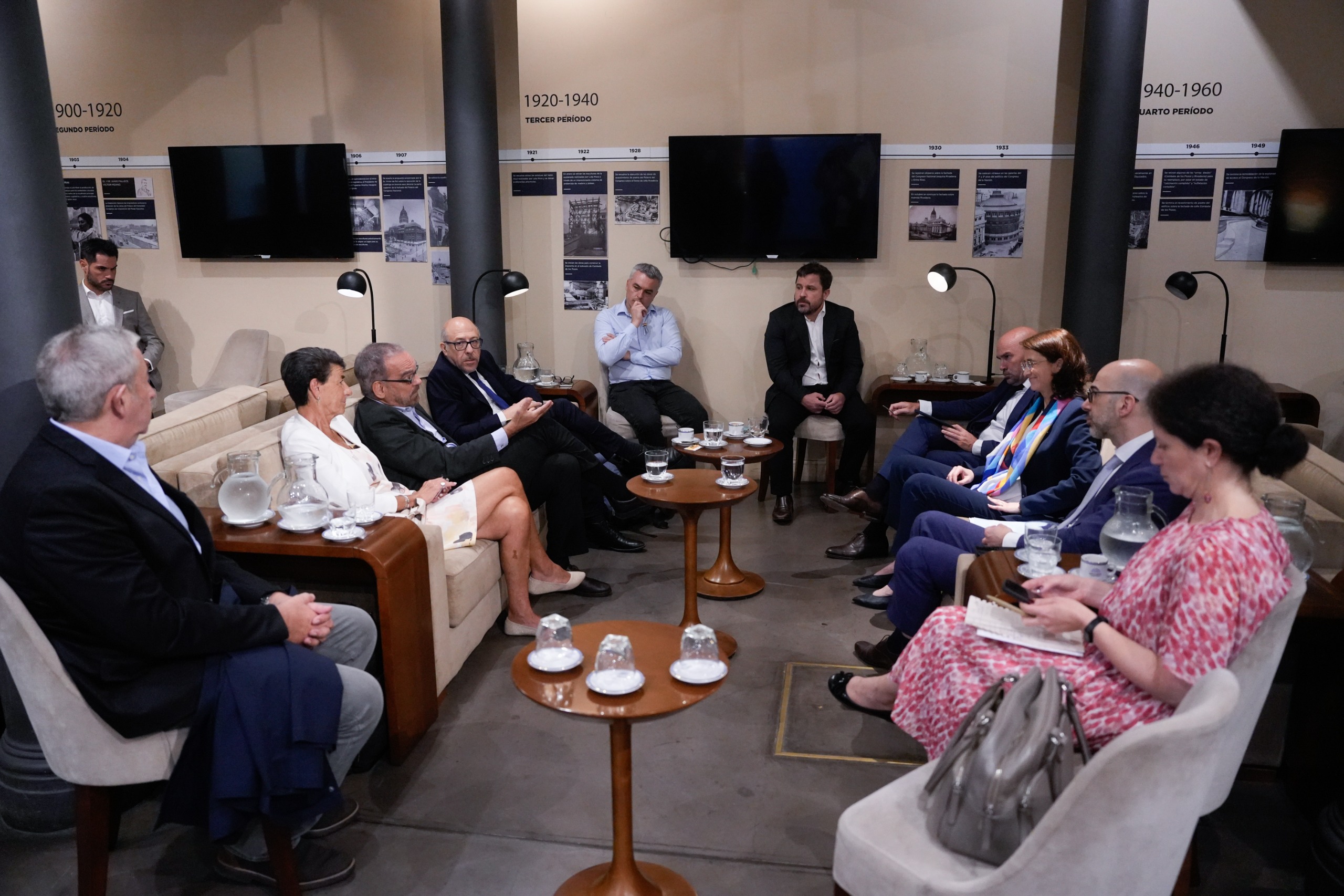 DIPUTADOS MANTUVO UN ENCUENTRO CON UNA EXPERTA ACADÉMICA DE LA UNIÓN EUROPEA DIPUTADOS MANTUVO UN ENCUENTRO CON UNA EXPERTA ACADÉMICA DE LA UNIÓN EUROPEA