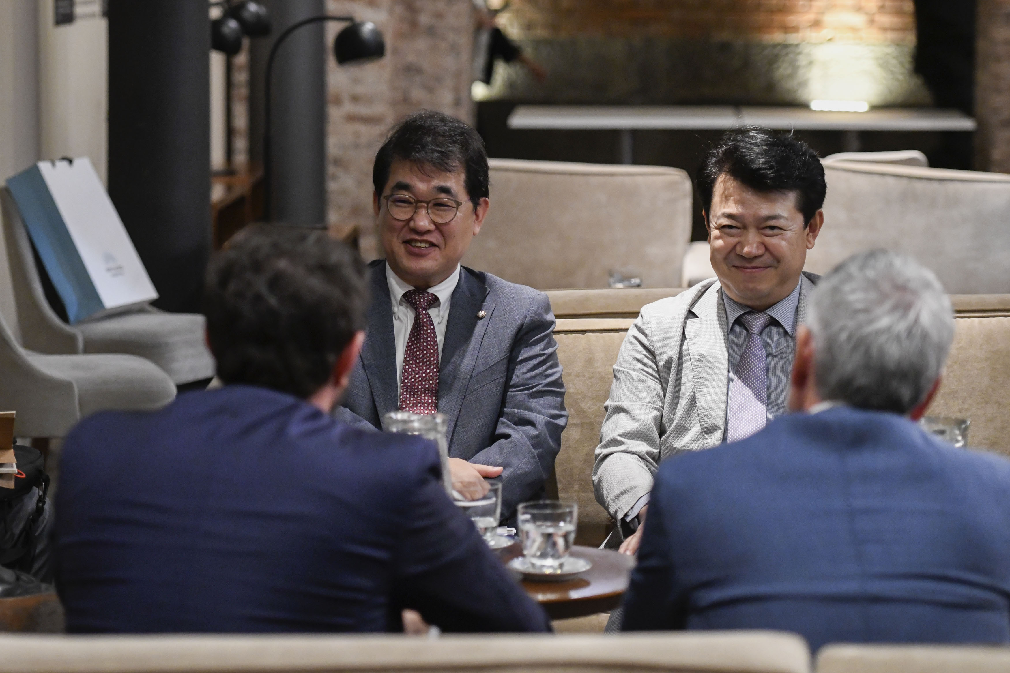 EL PRESIDENTE DEL GRUPO PARLAMENTARIO DE AMISTAD CON LA REPÚBLICA DE COREA RECIBIÓ A UNA DELEGACIÓN DEL PAÍS ASIÁTICO