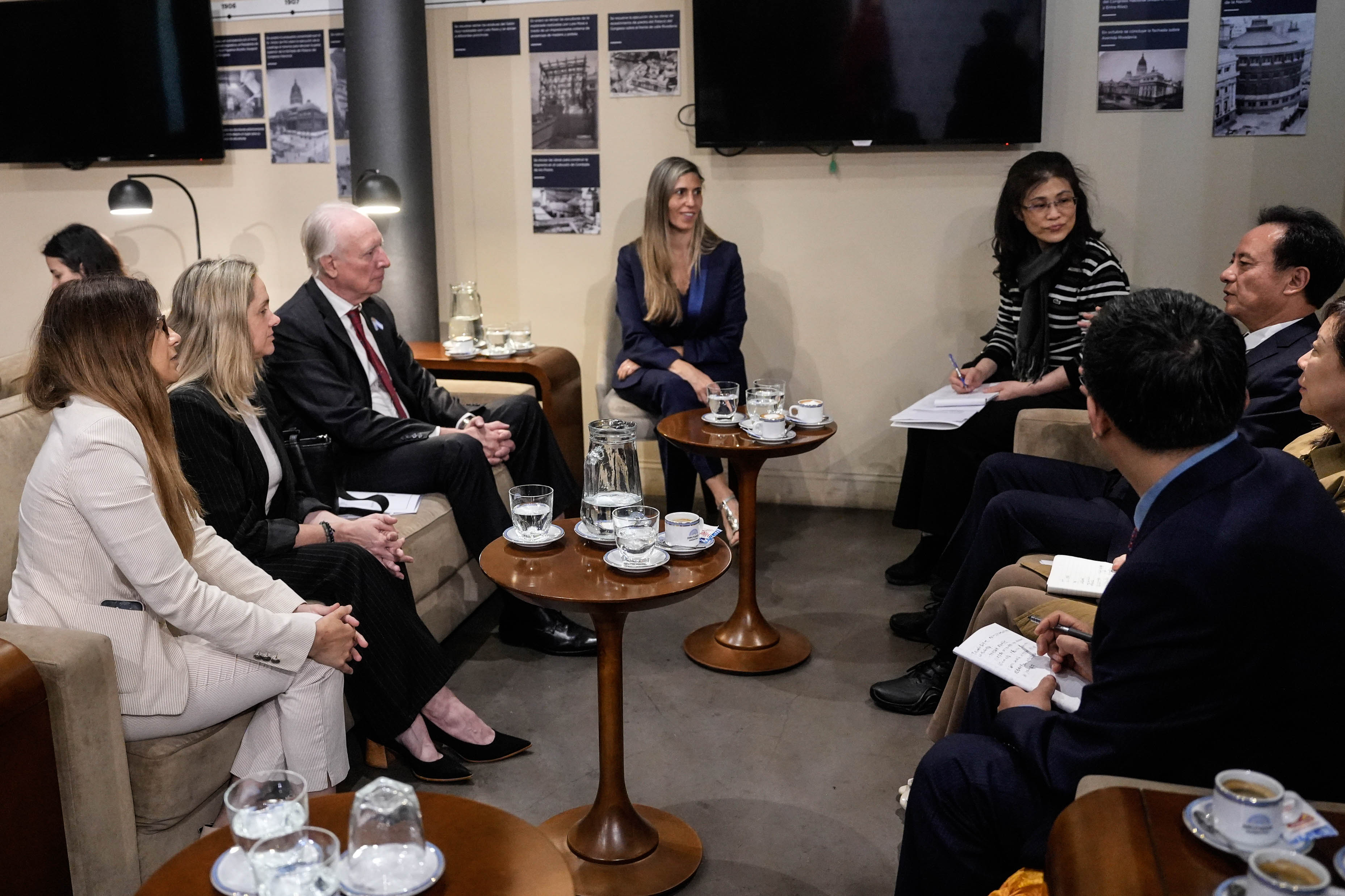 CULTURA, EDUCACIÓN Y ECONOMÍA, EJES DE LA REUNIÓN CON DELEGACIÓN CHINA