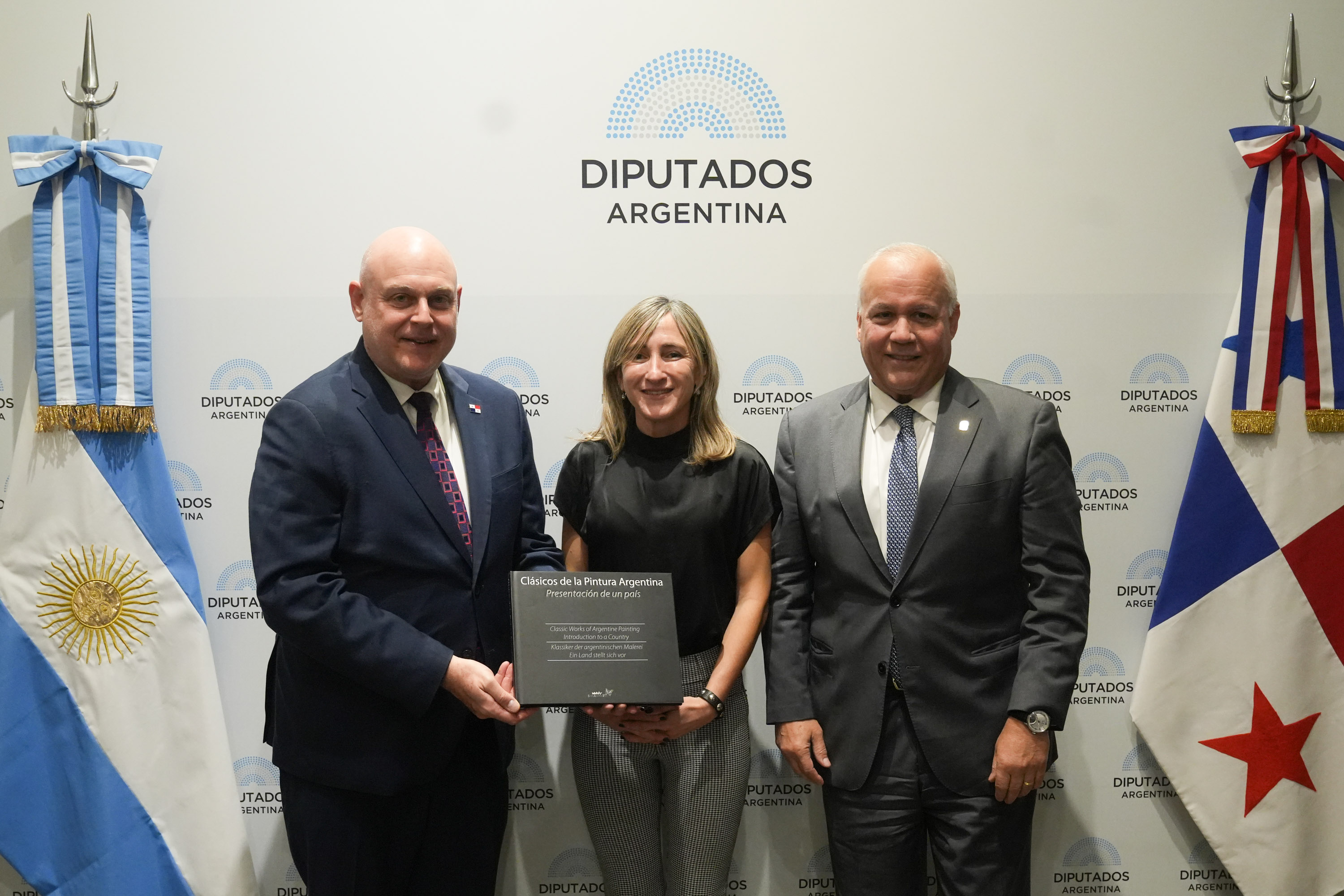 CON EJE EN EL COMERCIO, DIPUTADOS RECIBIÓ AL VICEMINISTRO DE ASUNTOS MULTILATERALES Y COOPERACIÓN DE PANAMÁ